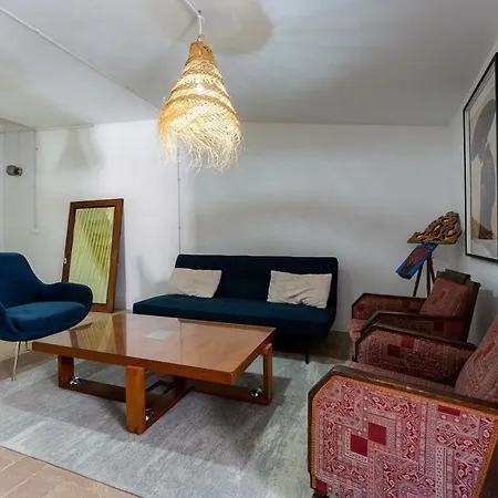 بيت للعطل House In The Center Of