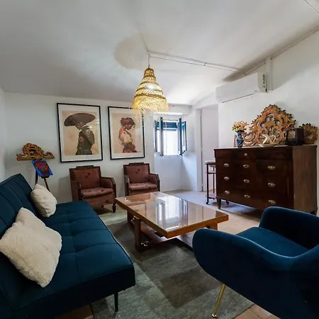 بيت للعطل House In The Center Of